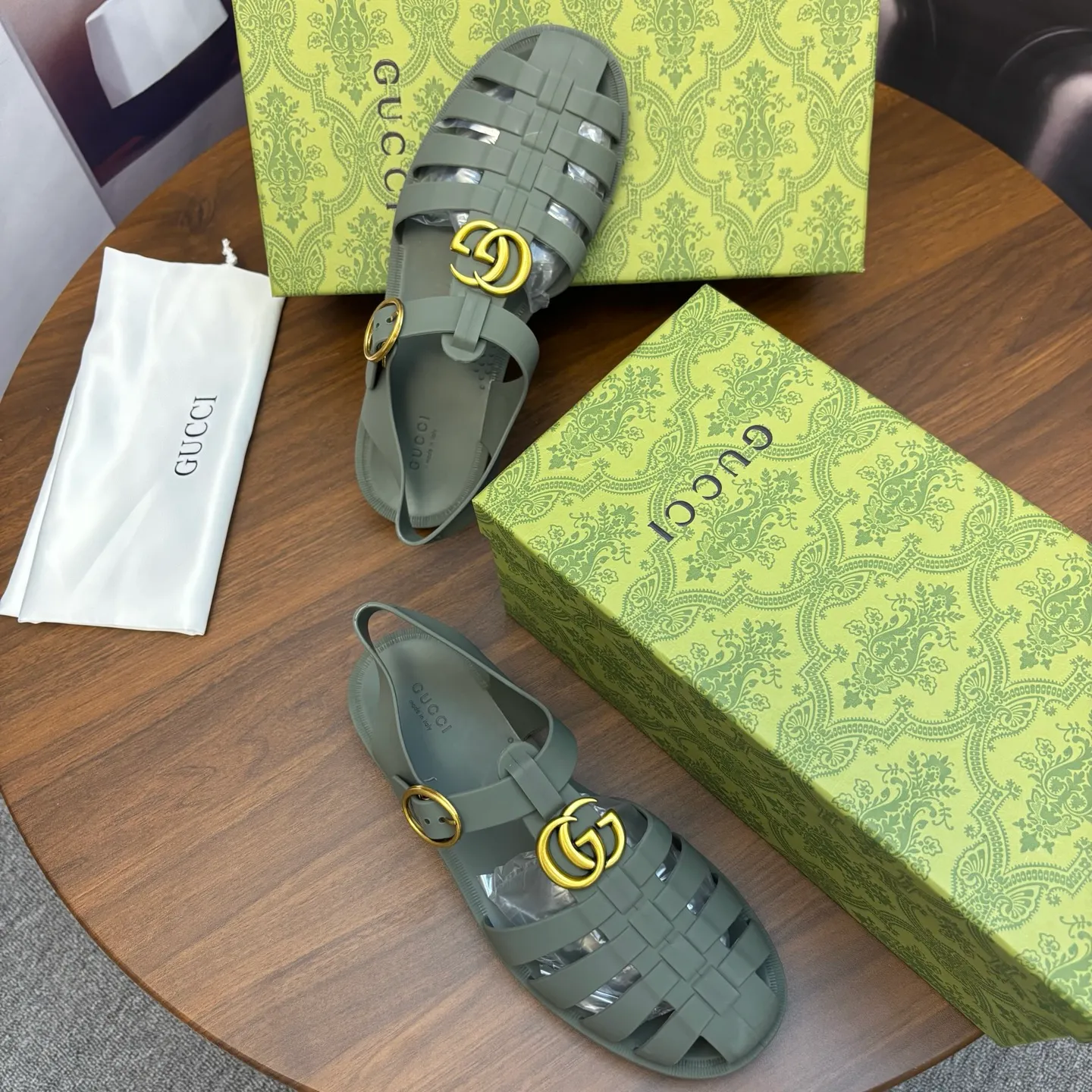 Men's shoes 260💰 [Gucci] Counter quality, top-quality original goods, real photos! Original TPU material, fine workmanship, comfortable; genuine 1:1 replica Size: 36 ~ 46